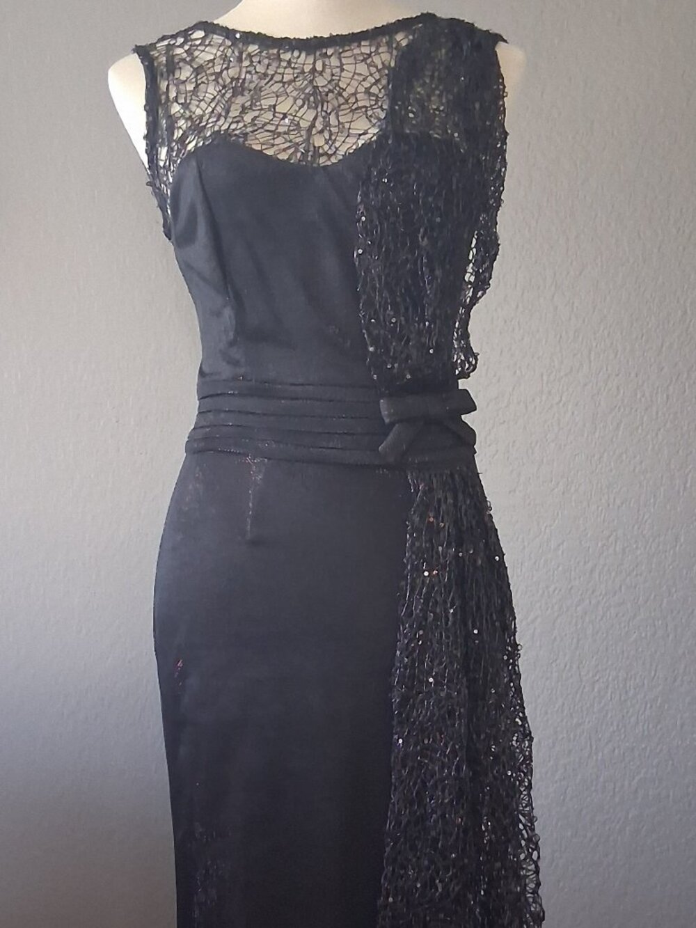 Black Widow Dress - Picture 5 of 10